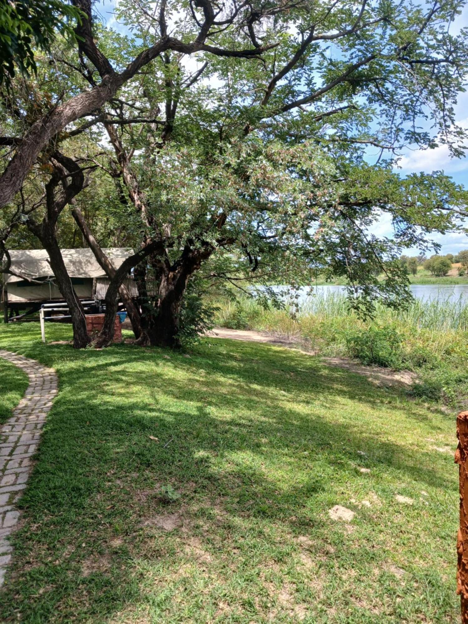 Camp Hogo Kavango Рунду Екстериор снимка