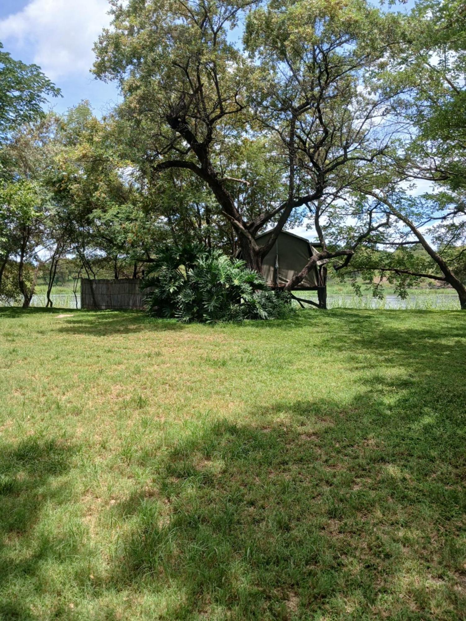 Camp Hogo Kavango Рунду Екстериор снимка