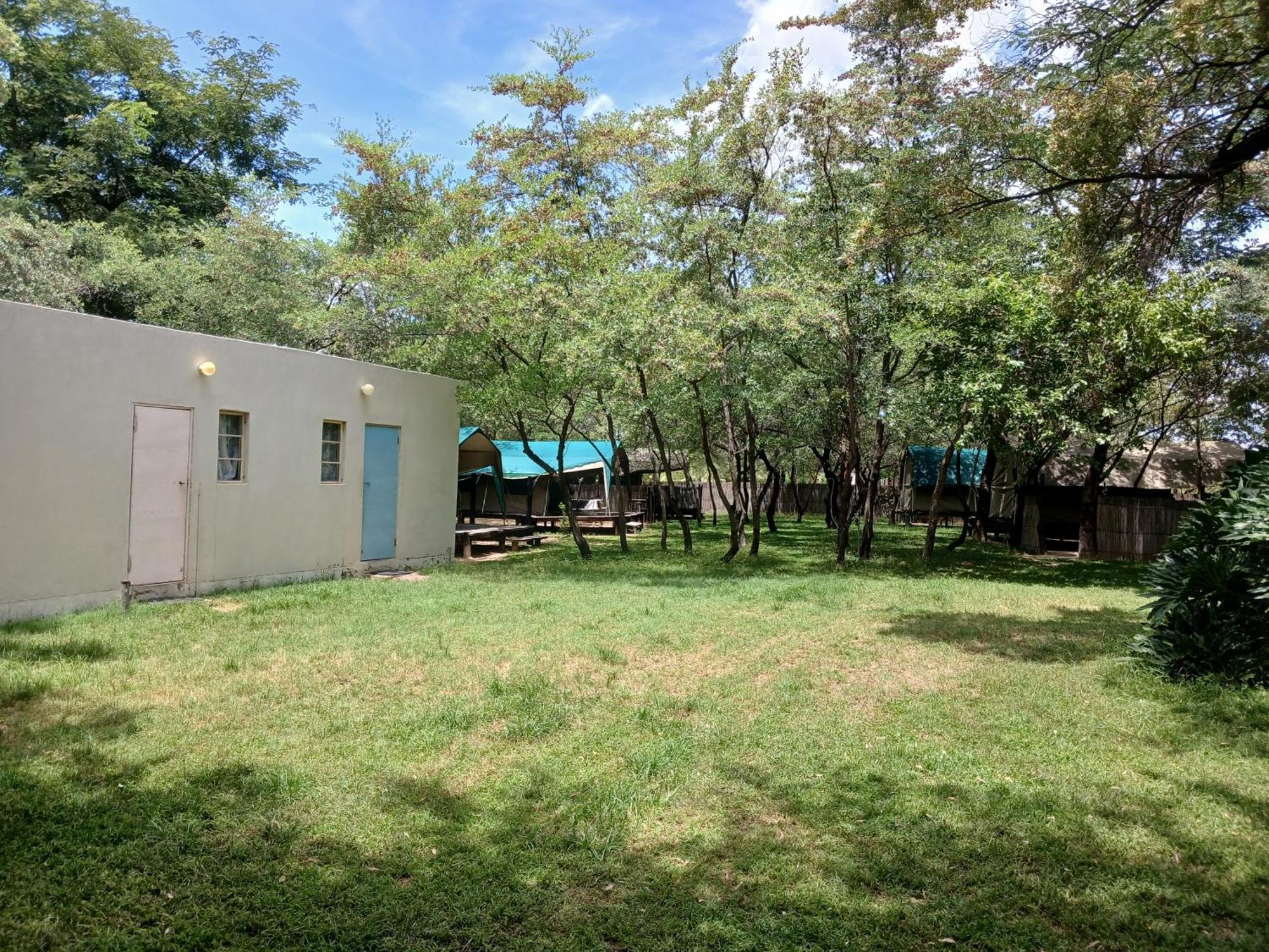 Camp Hogo Kavango Рунду Екстериор снимка